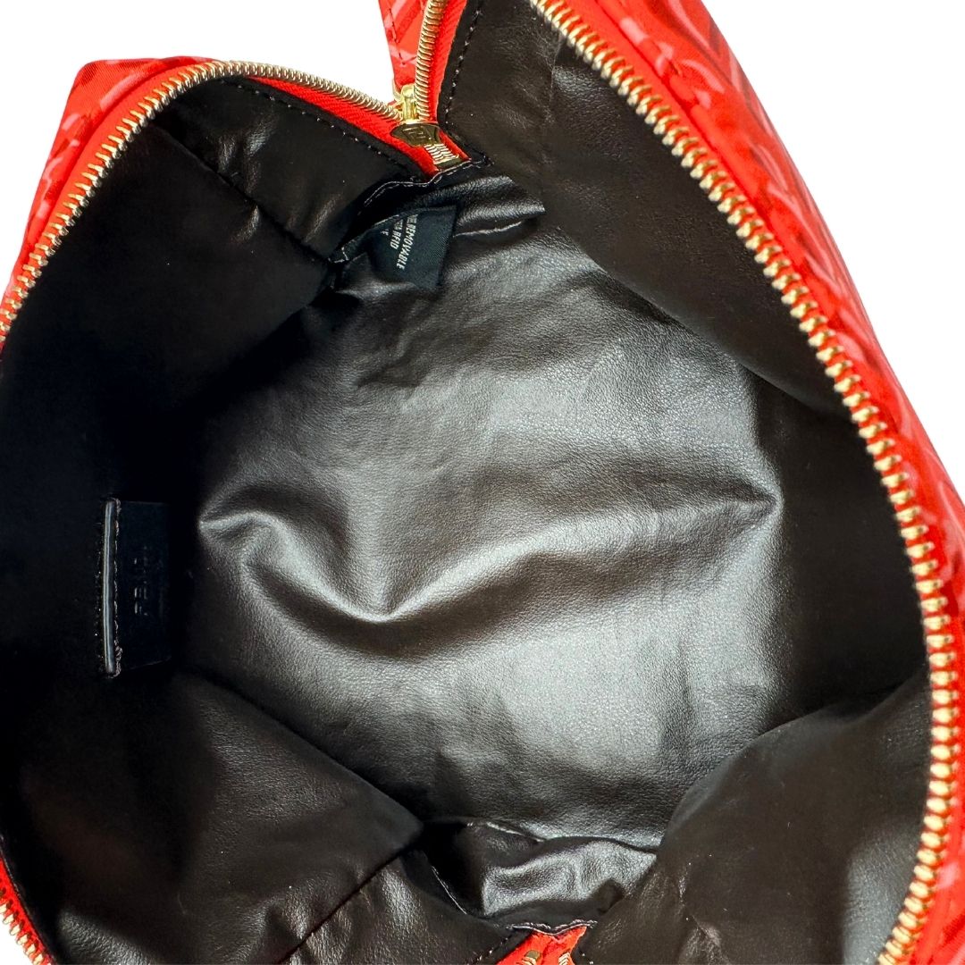 interno Beauty Fendi in nylon color tulipano con iconico logo su tutta la superficie e parti metalliche dorate, di lusso, originale, eccellenti condizioni.