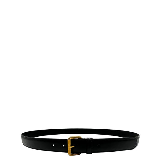 Cintura Gucci in pelle nera rifinita con inserti metallici dorati. Completa di dustbag.