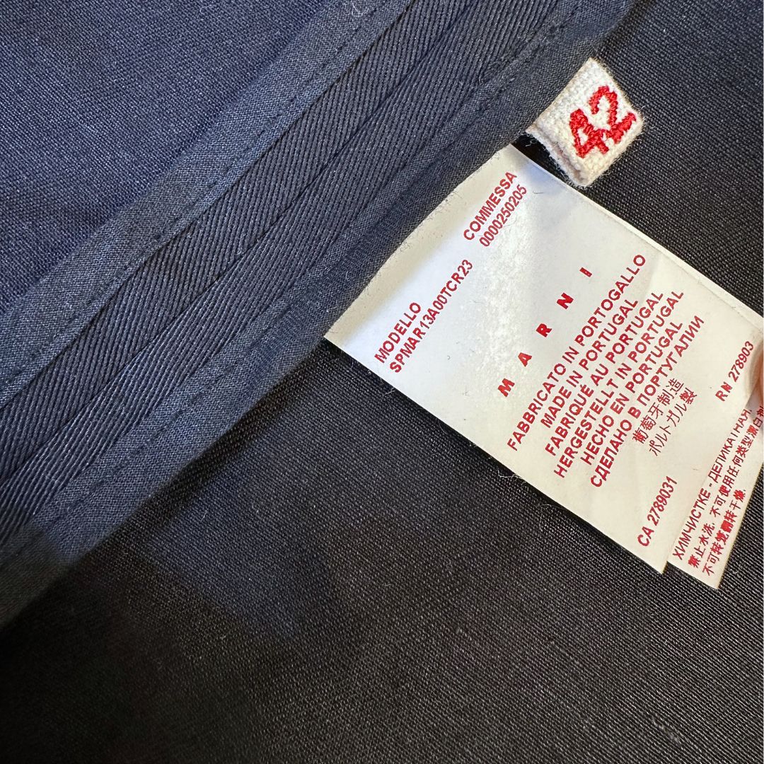 Soprabito Marni in misto cotone e lino, taglia 42. Modello con spalla sciallata.