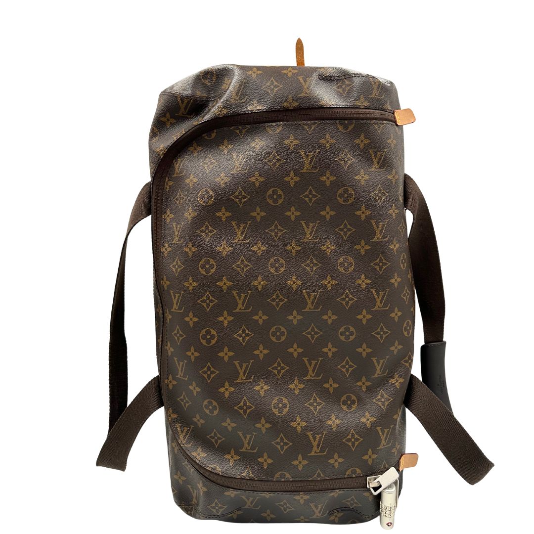 Borsone Louis Vuitton Horizon Soft Duffle 55 in canvas marrone monogram con dettagli in vacchetta naturale e parti metalliche argentate. Munito di doppi manici in tessuto e un manico singolo in vacchetta. Completo di dustbag. Originale, usato, in condizioni ottime.