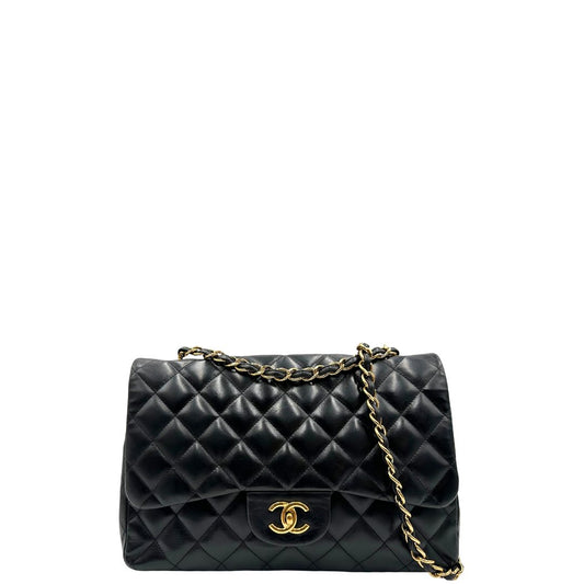 front Iconica Chanel Timeless Classique in pelle matelassé nera con tracolla scorrevole in catena e pelle intrecciate, con parti metalliche dorate. Completa di scatola e dustbag. Indossabile a spalla o a tracolla, di lusso, originale, ottime condizioni.