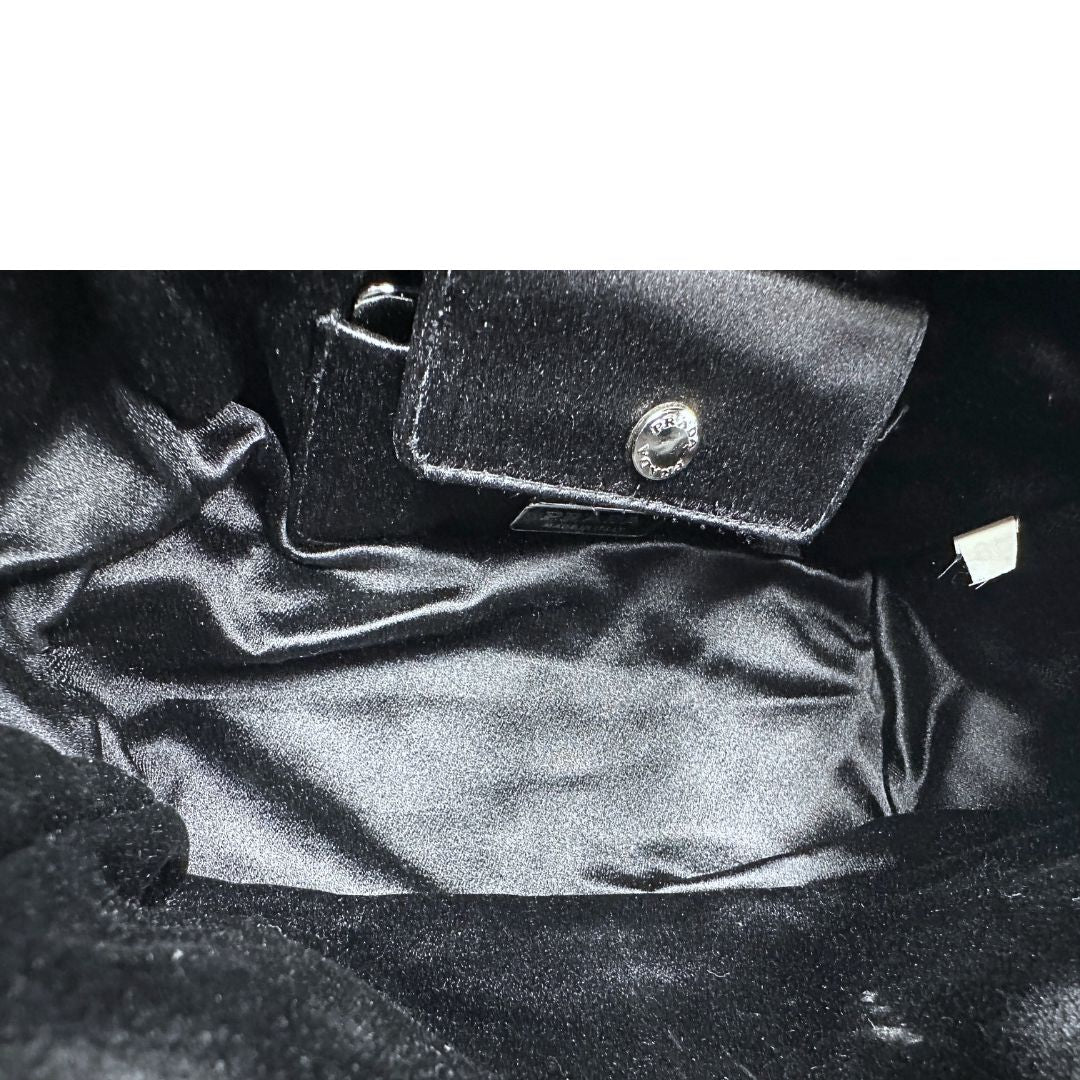 internov Borsa Prada in nylon trapuntato nero, di lusso, originale, ottime condizioni, usata.