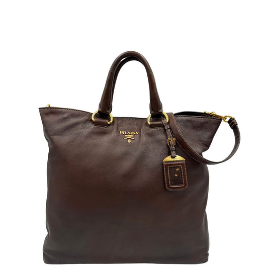 front Borsa Prada in pelle marrone cioccolato, di lusso, originale, ottime condizioni, usata.