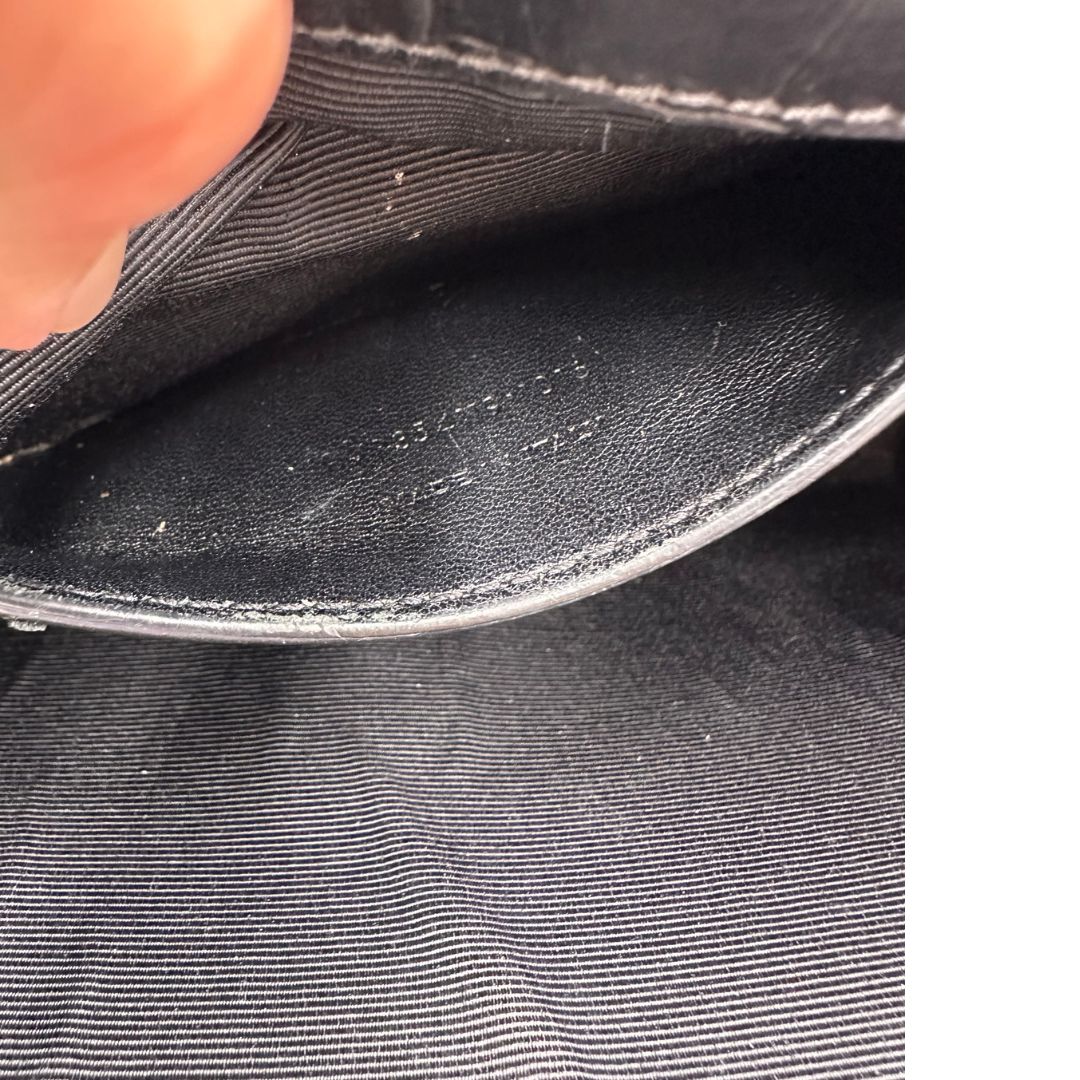 interno Borsa Saint Laurent in pelle nera cocco, di lusso, originale, ottime condizioni, usata.