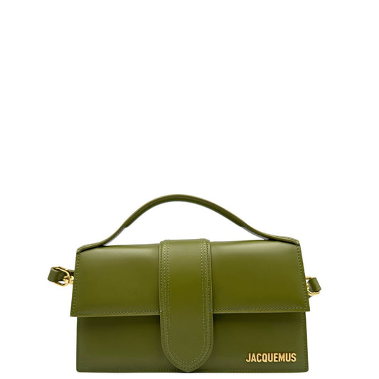 Front di una borsa Jacquemus nella versione Le Grand Bambino in pelle color verde pistacchio, usata, originale, second hand, in condizioni eccellenti.