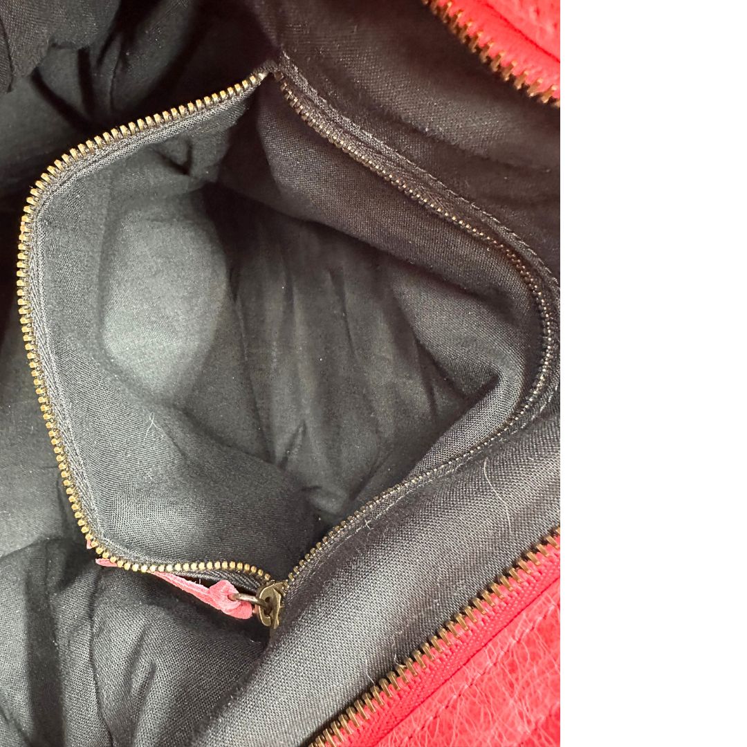 interno borsa Balenciaga Velo in pelle Arena color rosa fragola, di lusso, originale, ottime condizioni, usata.