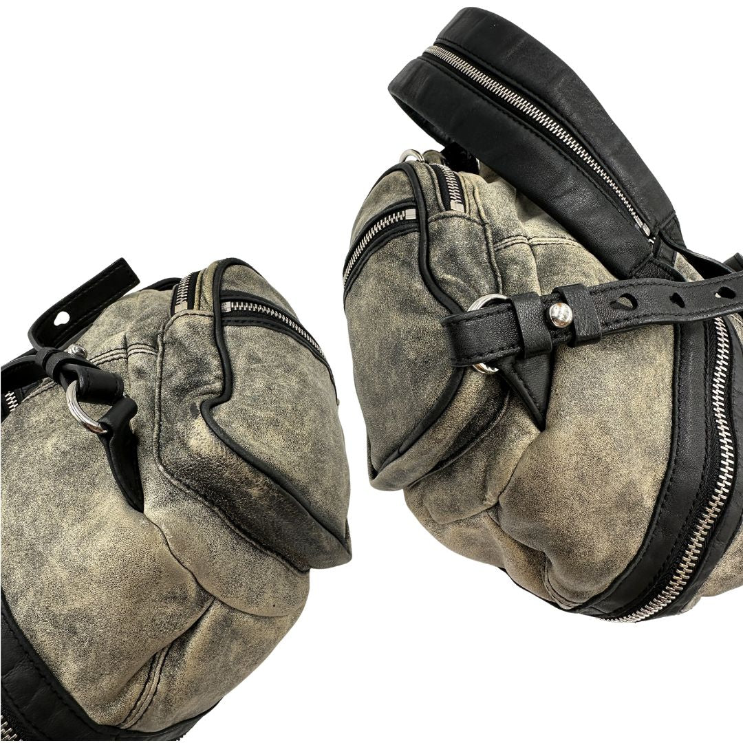Angoli Zaino Marti in pelle verde oliva effetto washed e finiture nere con hardware argentato. Originale, di lusso, usato, in condizioni ottime.