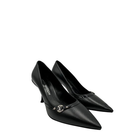Décolleté 6AM LV in morbida pelle di agnello nera, caratterizzate dall'elegante linea affusolata a punta, di lusso, originale, usata