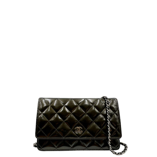 front WOC Chanel in pelle verniciata in trama trapuntata verde petrolio e hardware argento, di lusso, originale, ottime condizioni