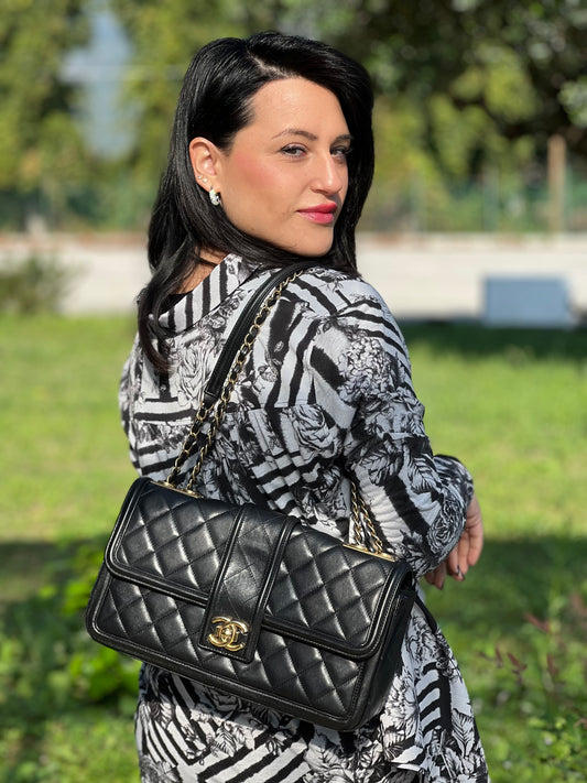 Chanel Elegant CC Flap nera