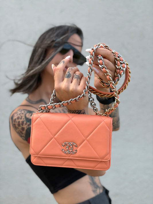 Wallet on chain Chanel 19 rosa