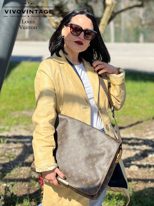 Abbesses Messenger Louis Vuitton