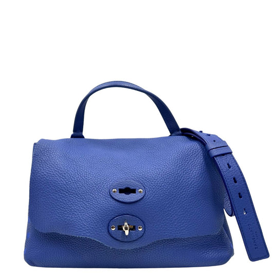 Front Borsa Zanellato in pelle martellata blu parti metalliche argentate ; munita di un manico singolo e una tracolla amovibile e regolabile. Originale, usata, di lusso, in condizioni eccellenti