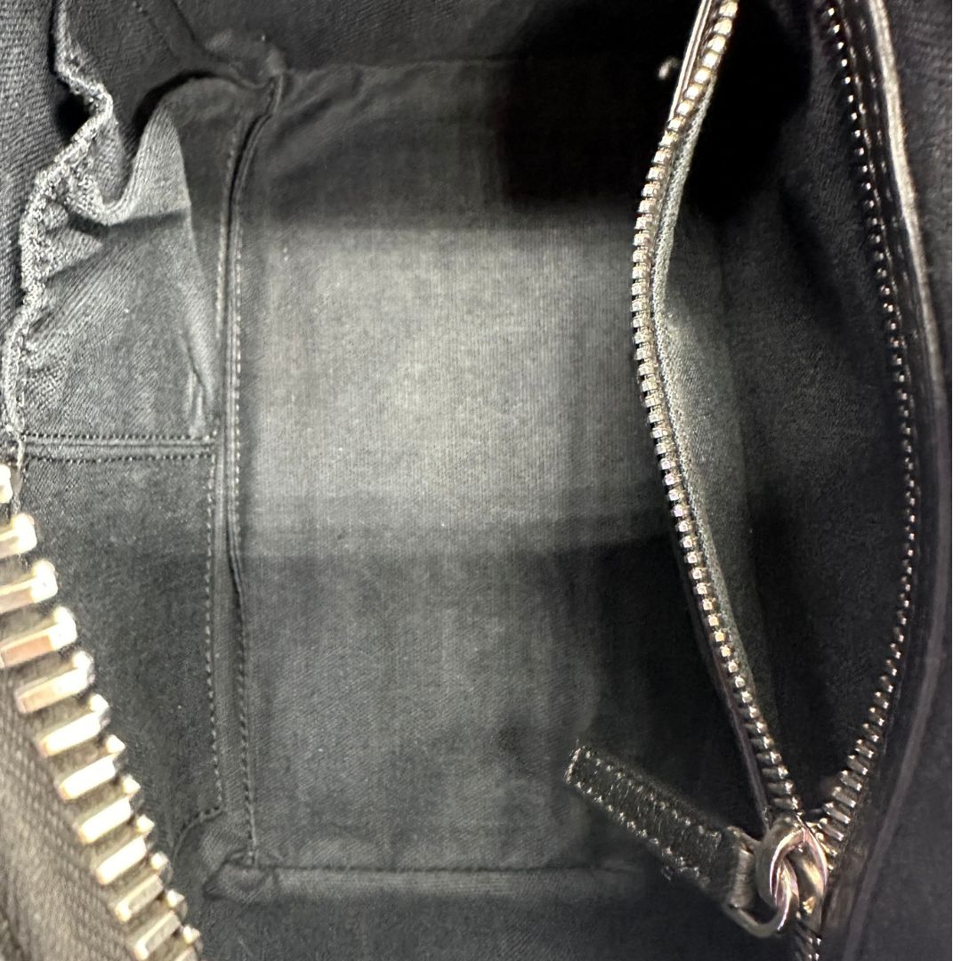 interno Compatta borsa Givenchy Antigona nella versione mini, di lusso, originale, ottime condizioni, usata.-