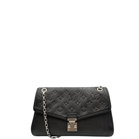 front Borsa Louis Vuitton in pelle nera monogram Empreinte con parti metalliche argentate, impreziosta da mini borchie sul front; munita di una tracolla scorrevole in catena, indossabile a spalla e a tracolla. Completa di corredo, di lusso, originale, ottime condizioni.