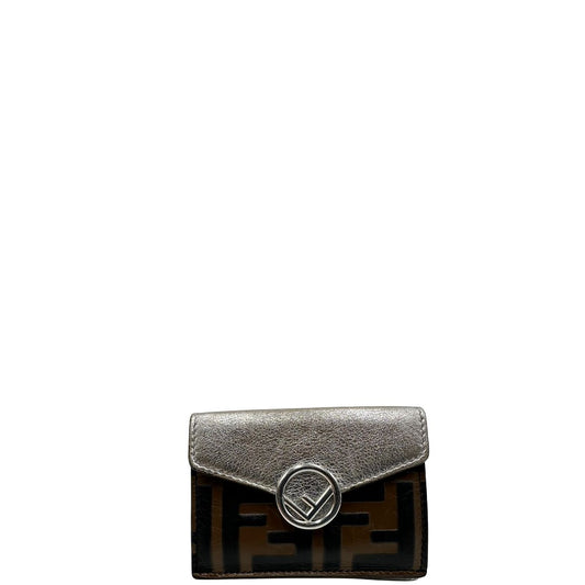 front Portafoglio Fendi in pelle marrone trama Zucca e pelle color argento metallizzato, di lusso, originale, ottime condizioni.