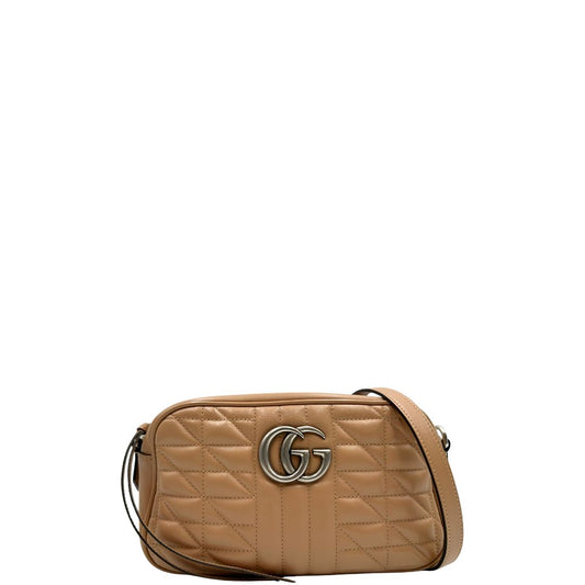 front Borsa Gucci in pelle matelassè rosa con parti metalliche argentate e doppia G sul front; munita di una tracolla amovibile, di lusso, originale, ottime condizioni, usata.