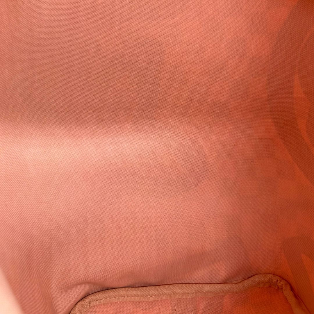 interno Borsa Louis Vuitton Bandoulière in canvas Damier Azur con maxi logo rosa e parti metalliche dorate; munita di doppi manici stondati e una tracolla amovibile e regolabile. Completa di lucchetto, chiavi e scatola, di lusso, originale, ottime condizioni, usata