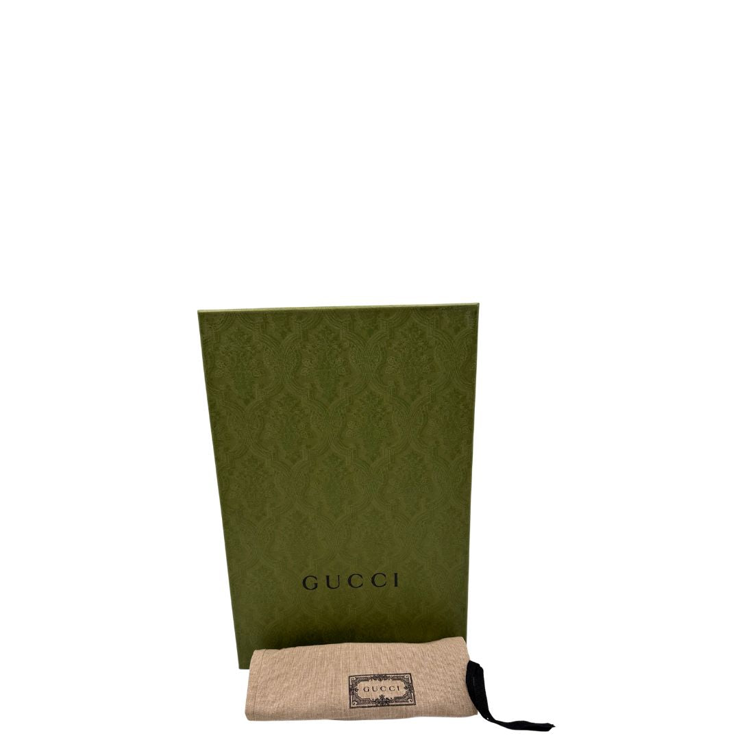 scarpe Gucci in tela beige GG con para bianca. Full set, di lusso, eccellenti condizioni, usate.