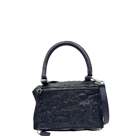 front Borsa Givenchy in pelle blu con parti metalliche argentate; munita di un manico singolo stondato e una tracolla amovibile. Completa di dustbag, di lusso, usato, originale.
