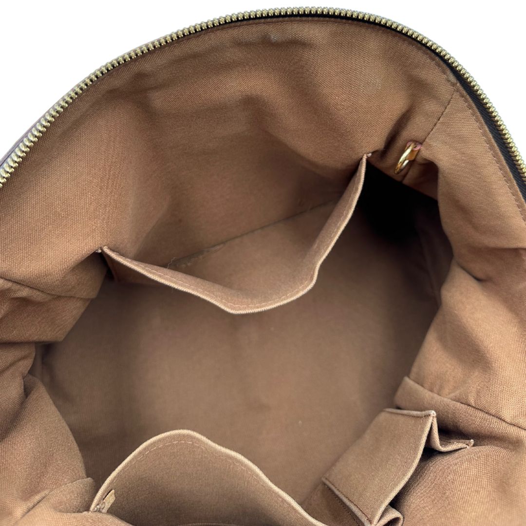 interno Borsa Louis Vuitton in canvas marrone monogram con finiture in vacchetta naturale e parti metalliche dorate; munita di doppi manici regolabile, da portare a mano o a spalla. Dotata di dustbag, di lusso, originale, ottime condizioni, usata.