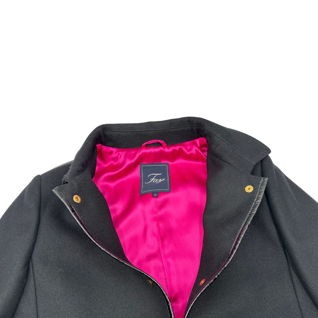 Cappotto Fay nero in 100% lana e dettagli metallici dorati, di lusso, originale, ottime condizioni.