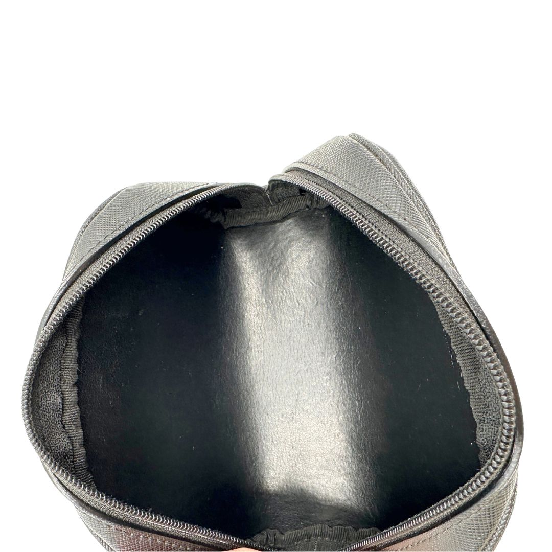 interno Pochette Montblanc in pelle saffiano nera, di lusso, originale, ottime condizioni, usata.