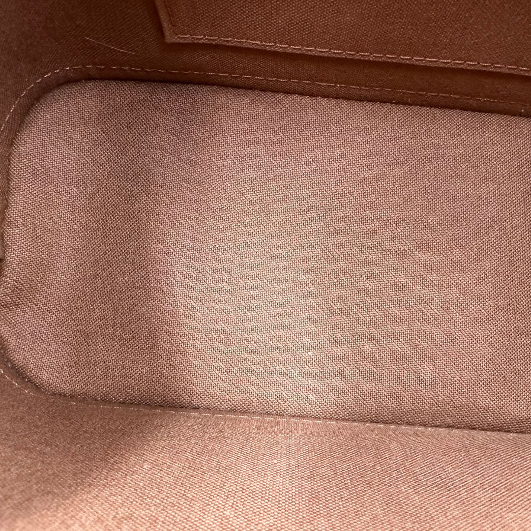 interno Louis Vuitton Alma in tela monogram nella versione BB, di lusso, originale, ottime condizioni, usata.