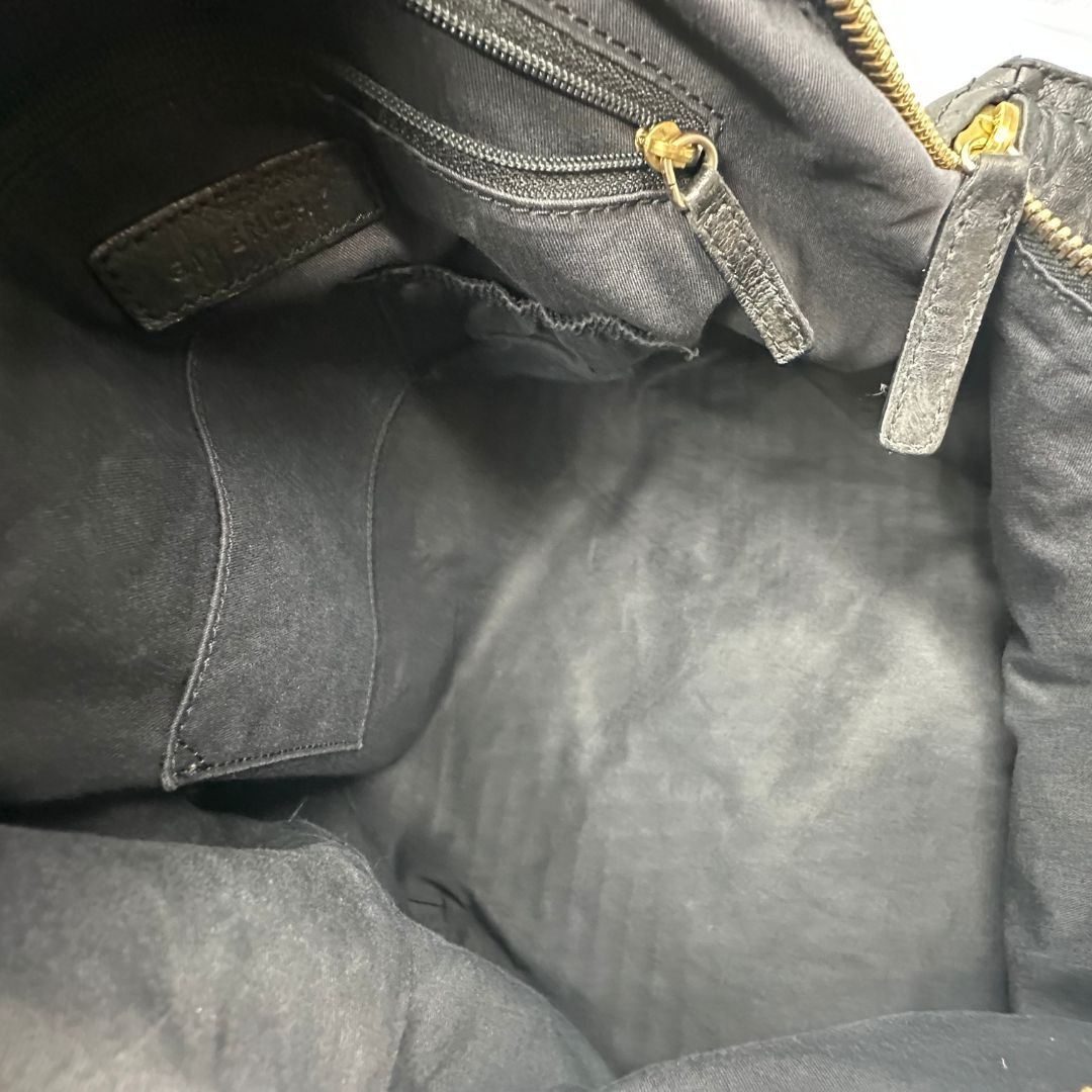 interno Borsa Givenchy Pandora in pelle effetto invecchiato, di lusso, originale, ottime condizioni, usata.