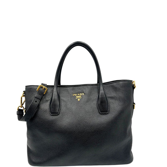 front Borsa Prada in pelle martellata nera con tracolla amovibile e regolabile e parti metalliche dorate, di lusso, originale, ottime condizioni, usata.