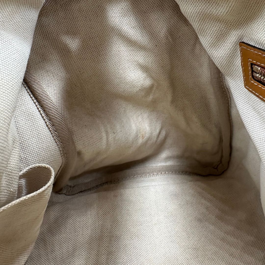 interno Bauletto Gucci Boston trama GG, impreziosito da striscia Web verde e rossa, di lusso, originale, ottime condizioni, usata.