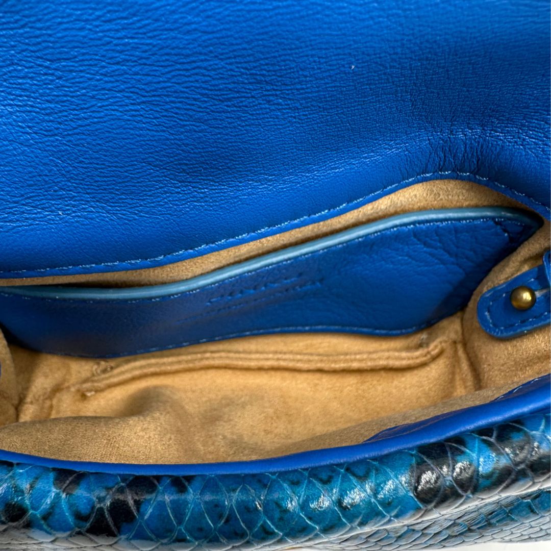 interno Borsa Pinko in pelle blu animalier nella versione micro, di lusso, originale, ottime condizioni, usata