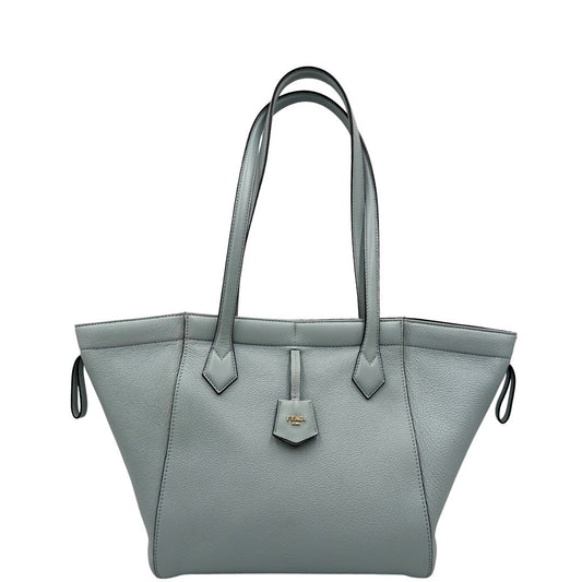 front Borsa Fendi in pelle martellata munita di 8 calamite che permettono di ripiegarla come un origami, di lusso, originale, ottime condizioni, usata.