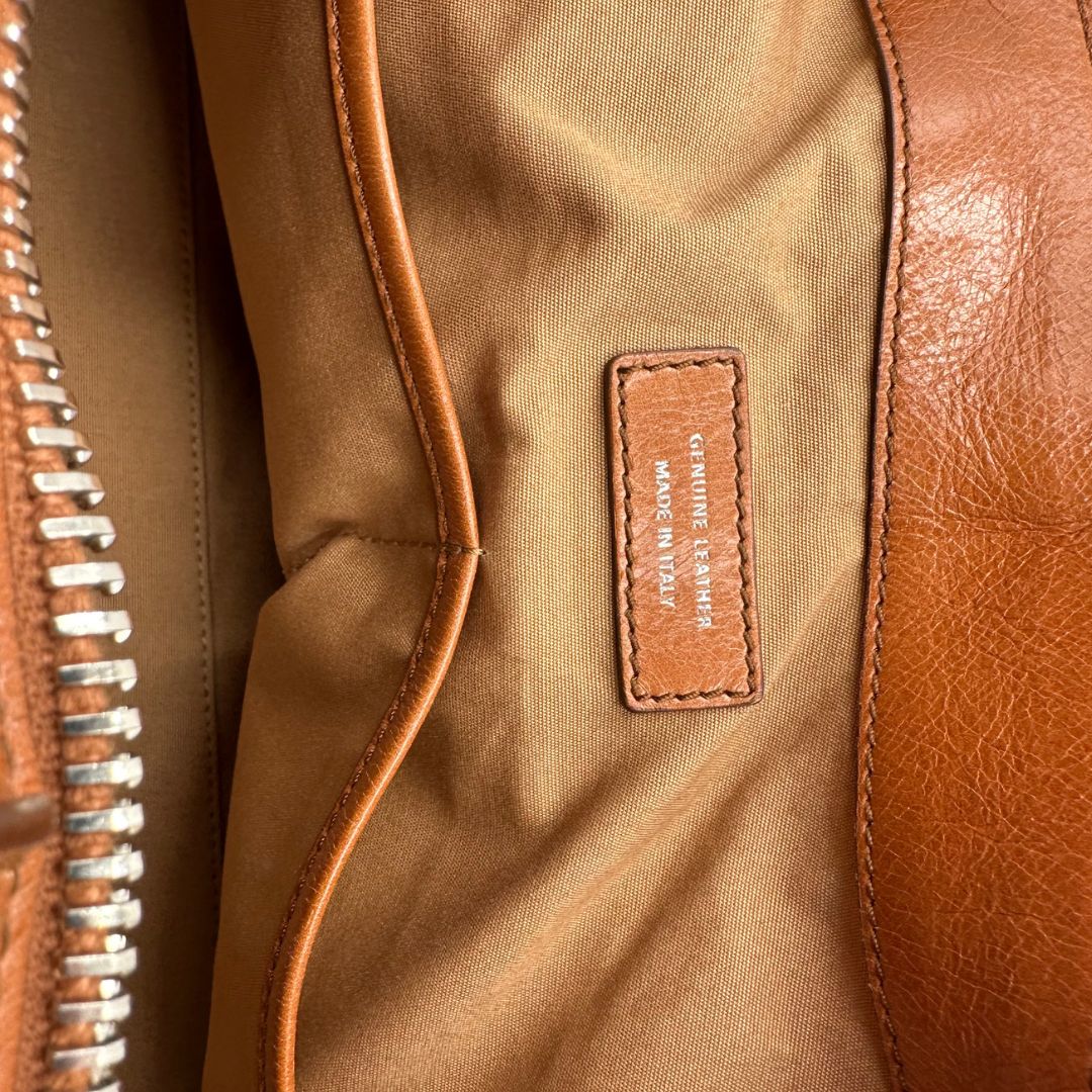 Borsa Tod's in pelle marrone indossabile a tracolla, a spalla o a mano, di lusso, originale, ottime condizioni.