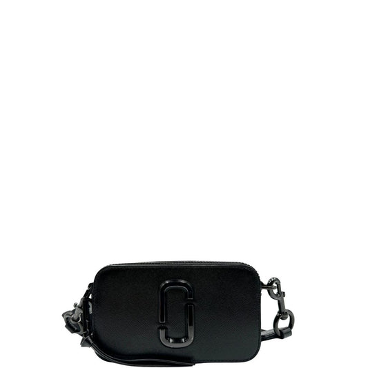 Front, Borsa Marc Jacobs in pelle nera con parti metalliche tono su tono, Indossabile a tracolla. Originale, usata, di lusso, in ottime condizioni.