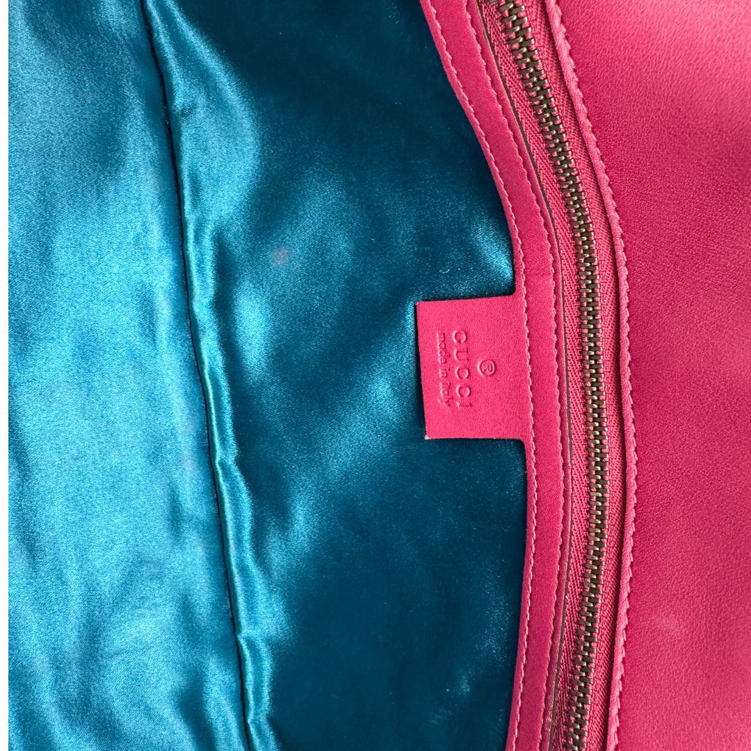 Borsa Gucci Marmont nella misura media in velluto rosa, di lusso, originale, buone condizioni, usata