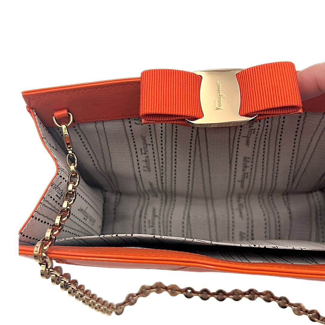 Pochette Ferragamo vernis