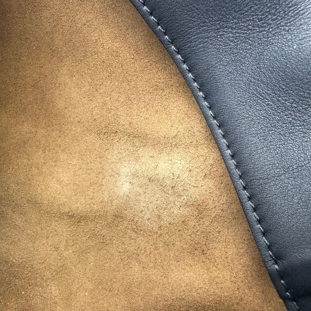 Borsa Max Mara in pelle nera con parti metalliche argentate; munita di una tracolla amovibile e regolabile. Munita di dustbag e cartellino.