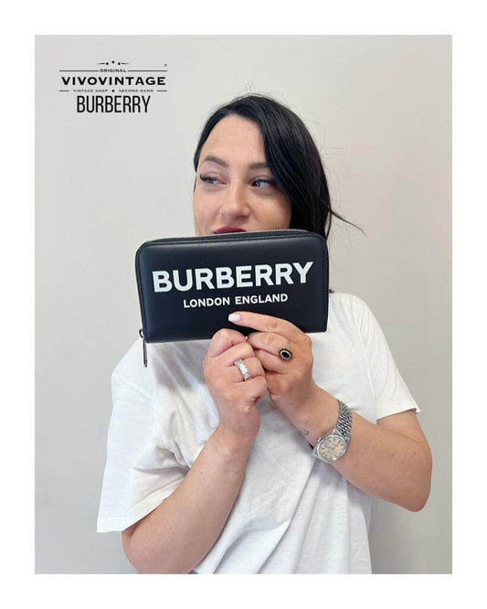 Foto portafoglio Burberry london england in pelle. Accessori di marca usati