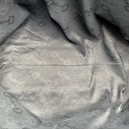 interno della Borsa Gucci in canvas GG antracite con finiture in pelle martellata; munita di doppi manici, indossabile a spalla. Completa di dustbag, di lusso, originale, ottime condizioni.  