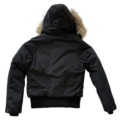 Piumino Woolrich nero con cappuccio. Abbigliamento di lusso usato