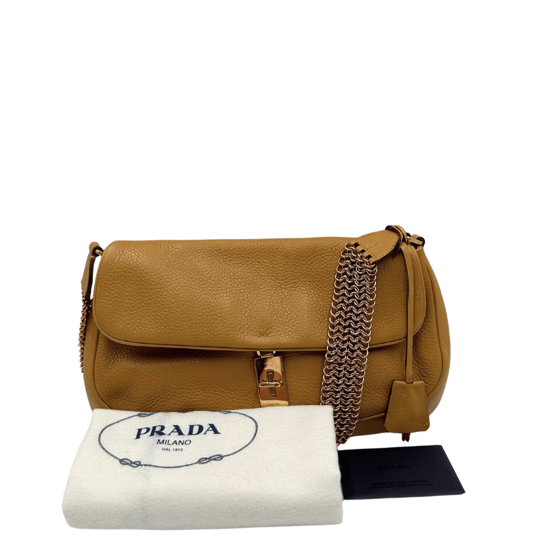 borsa prada cleo in pelle color beige daino trend. Borse di lusso usate ed originali