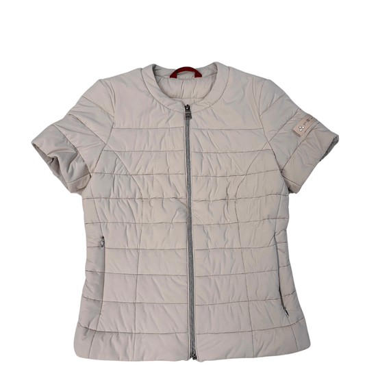 Piumino Peuterey a maniche corte in 100% poliammide rosa baby, chiusura e doppie tasche laterali con cerniera. Originale, usato, in condizioni ottime. 