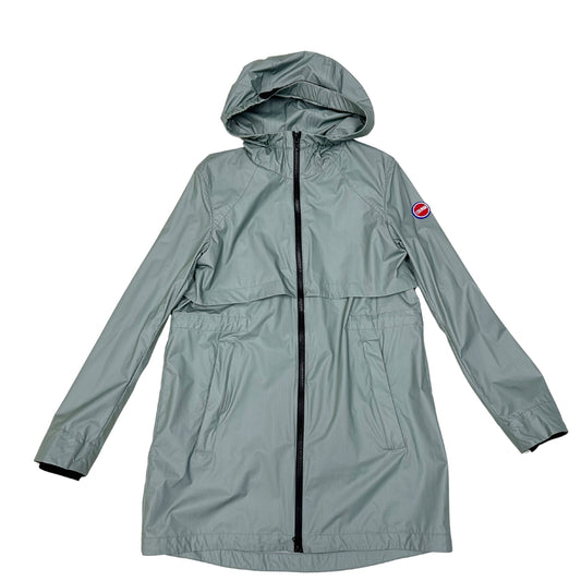 Giacca Kway Colmar con cappuccio in 50% poliestere e 50% poliammide color verde salvia ice, con chiusura e doppie tasche laterali a cerniera. Completo di cartellini. Originale, usato, condizioni ottime. 