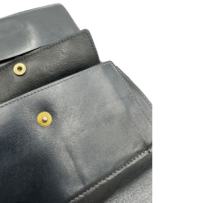 interno Portafoglio Fendi in pelle blu notte trama Pequin con parti metalliche dorate, di lusso, originale, ottime condizioni, usato. 