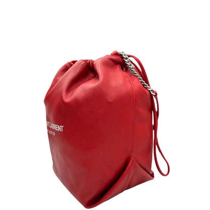 Sac Pochon Saint Laurent in pelle rossa con parti metalliche argentate. Rifinito con logo lettering sul front e munito di una pochette estraibile. Completo di dustbag. Originale, di lusso, usato, in condizioni ottime. 