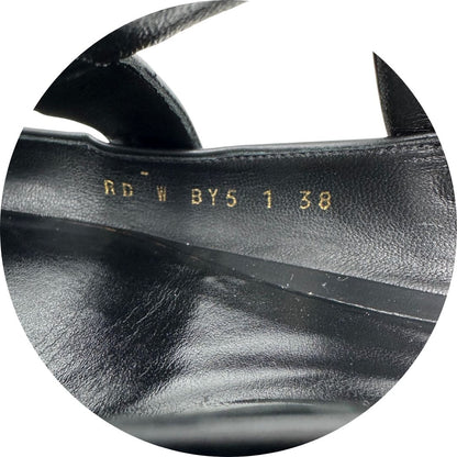 Ballerine Valentino Garavani in pelle nera impreziosite da iconiche borchie effeto renio.