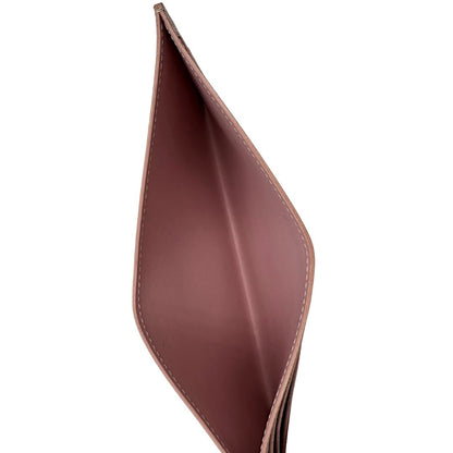 interno Borsa L.V. in canvas Damier Azur rifinita con parti metalliche dorate; munita di una tracolla in catena amovibile, un portacarte e un portamonete 