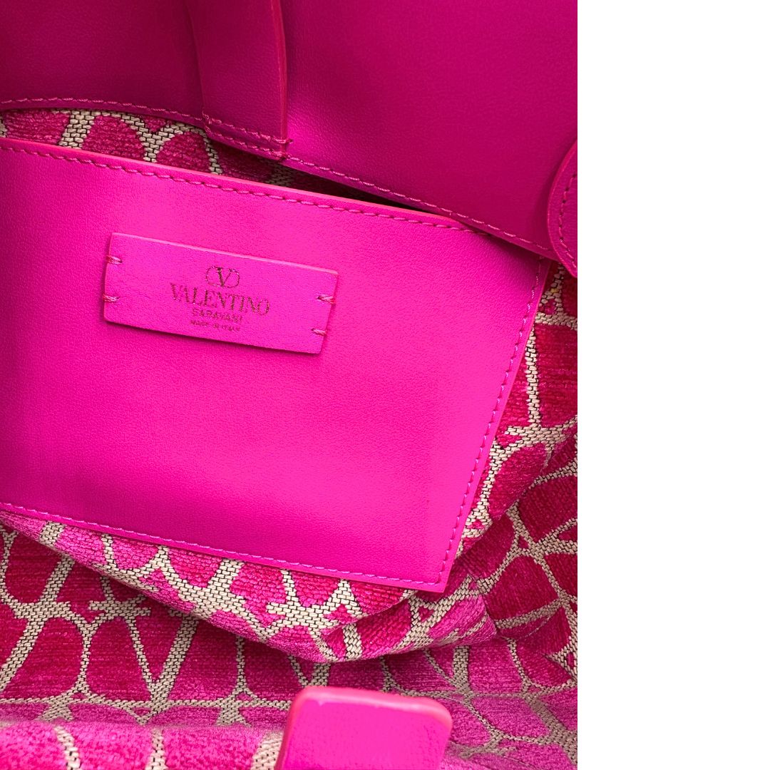 Valentino Garavani VLogo Signature Toile Iconographe