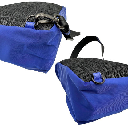 Angoli di uno zaino Fendi edizione limitata in Econyl di Aquafil blu reale rifinito con parti in pelle tono su tono; munito di una bretella regolabile. Retro traforato trama zucca in nero. Completo di dustbag e cartellino.